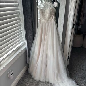 Wtoo Elegant Lace and Tulle Wedding Dress